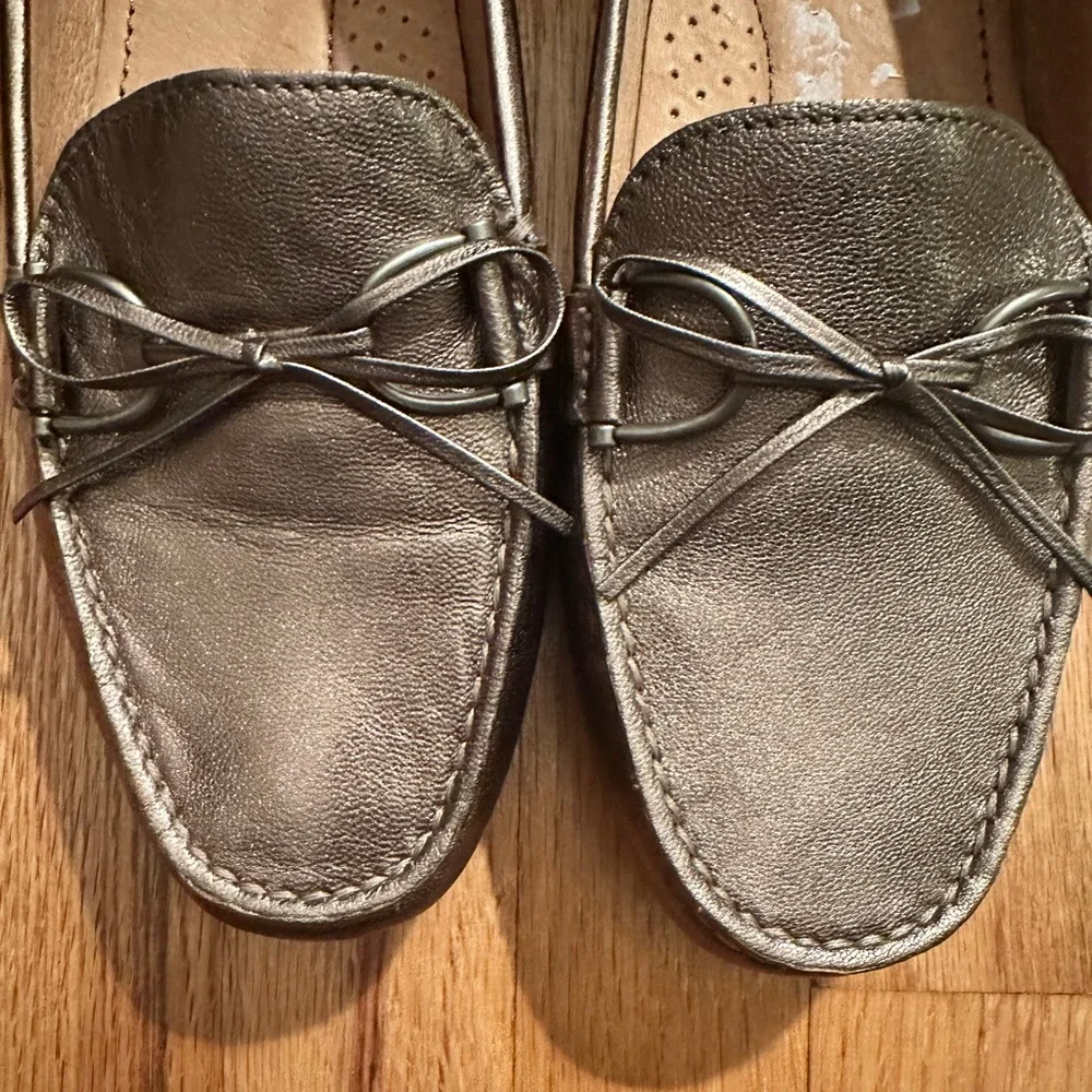 Lauren Ralph Lauren copper colored, slip on loafer. Size 9. - Picture 3 of 7